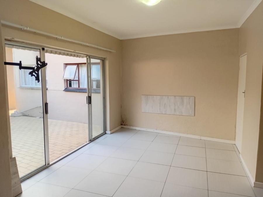 To Let 1 Bedroom Property for Rent in Bonza Bay Eastern Cape